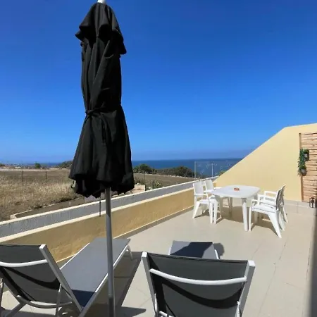 Terrace And Sea View Διαμέρισμα *